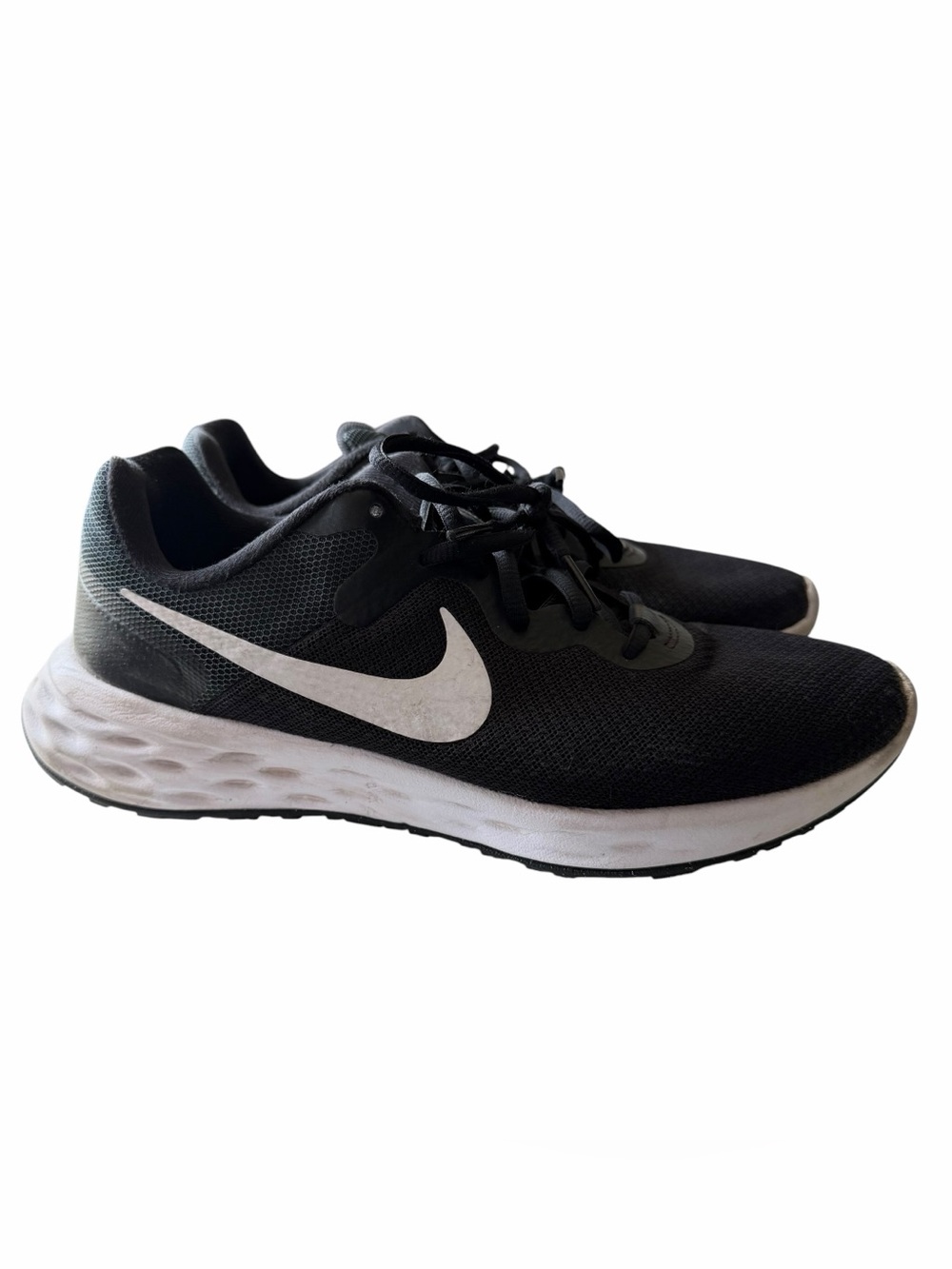 Nike Women’s 8.5 Revolution 6 Next Nature Black White Sneakers S4